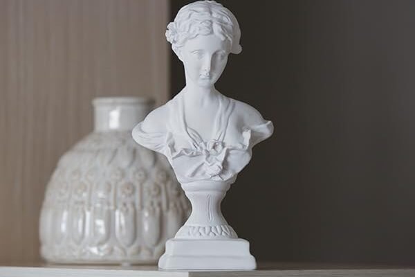 Best Bust Statues for Home Libraries