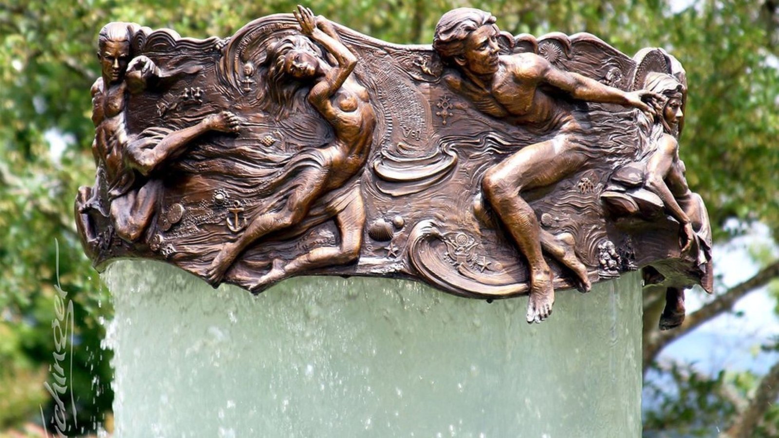 Combining Bronze Sculptures with Water Features