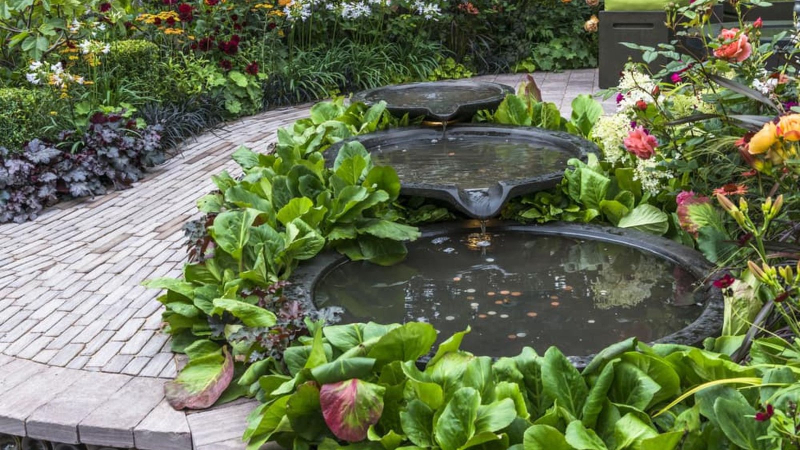 Decorating Around a Garden Fountain