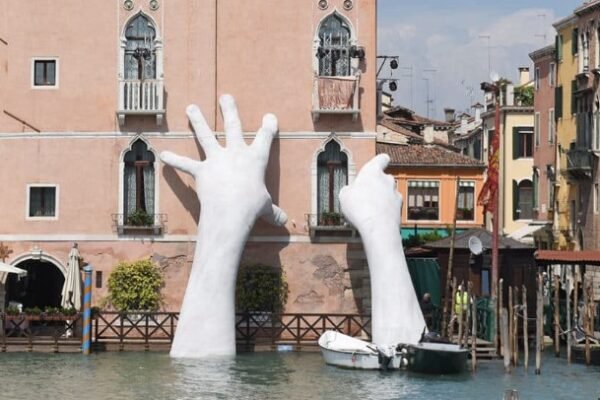 Famous Public Art Installations Around the World