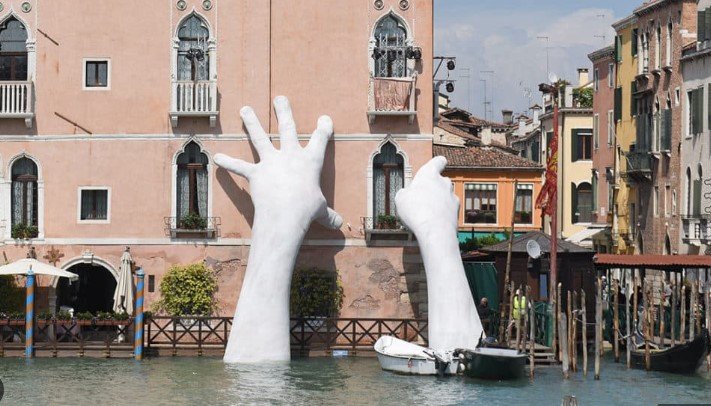 Famous Public Art Installations Around the World