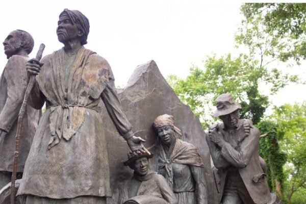 How Statues Memorialize Key Figures in History