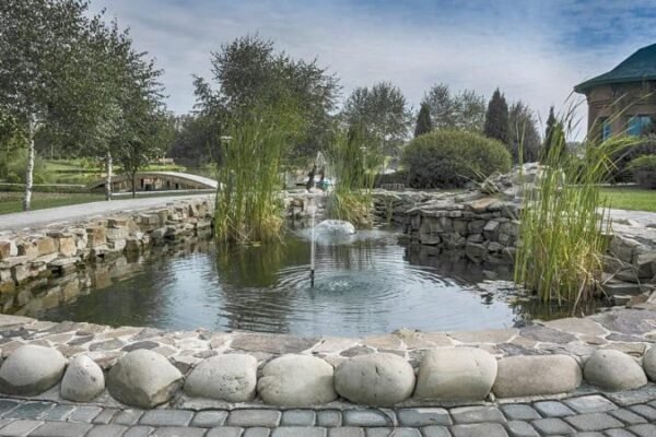 How to Prevent Water Loss in Outdoor Fountains