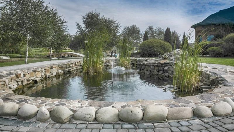 How to Prevent Water Loss in Outdoor Fountains