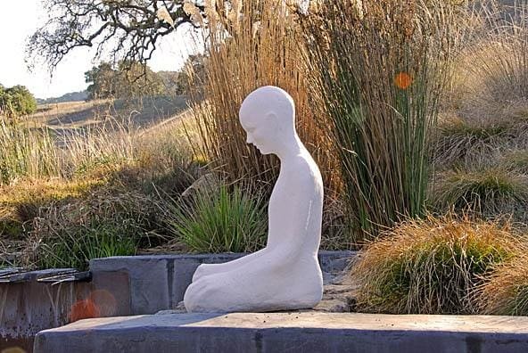 Top Minimalist Statues for Modern Design